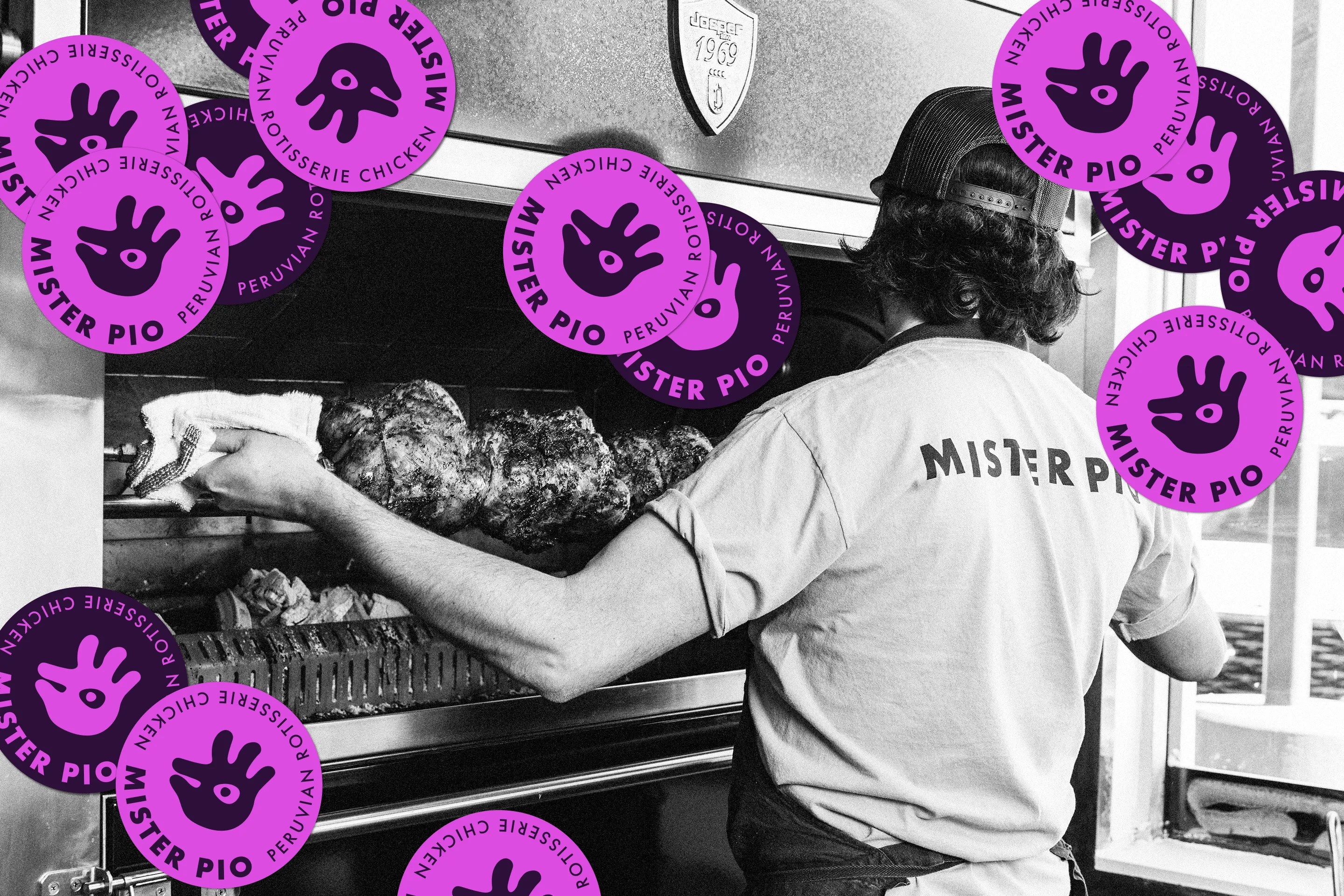 A person wearing a "Mister Pio" shirt is taking a dish from an oven, surrounded by purple circular stickers featuring a hand symbol. The image has a black and white background with vibrant colored elements.